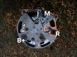 Jak podłączyć alternator z C 385 do C 360? Jaki regulator wybrać?