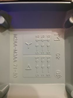 Jak podłączyć silnik ABB 3GAA072001-CSE do falownika YASKAWA GA50CB?