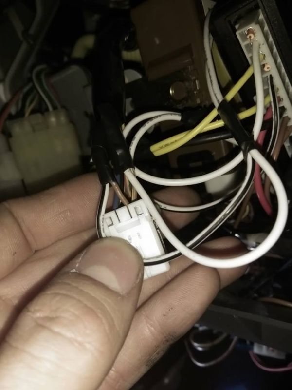 Suzuki Baleno 1.8 97r. opis podłączenia sterow. na pilota