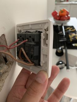 Troubleshooting UK Kitchen Lamp Connection Issues: Wiring, Switches & Protection Activation