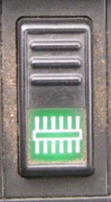 a: Multicar M25 mod. 91 - Wyjaśnienie oznaczeń przycisków i dźwigni w kokpicie