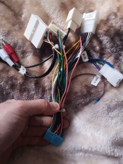 Xtrons pf81psts - Podłączenie radia do Toyota Prius i RAV4 - poprawność połączeń?