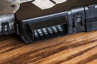 Opel Vectra B - Jak uruchomić silnik szyberdachu bez przełącznika i okablowania?