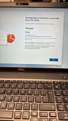 Problem z instalacją Windowsa - prosi o zalogowanie służbowym mailem