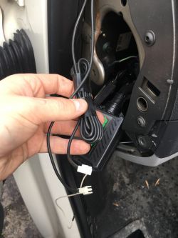 VW T5 2003: Jak wyłączyć alarm bez kluczyka? Szukam serwisu w Lublinie