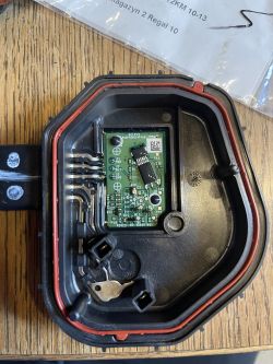 Peugeot Partner 1.6HDI 8V 9HP - Przepustnica powietrza