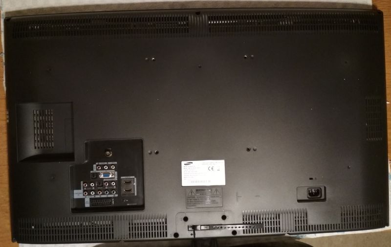 TV Samsung LE32A330J1N samoczynnie wyłącza się i włącza - naprawa