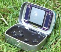 Game Tin - niewielka konsola zasilana z ogniw słonecznych