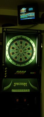 Dartstar 2000: Diagnostyka i naprawa maszyny arcade od Medalist z lat 90.