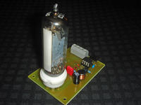 Mikroprocesorowy sterownik elektronowego wskaźnika wysterowania