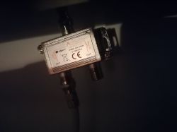 Zakłócenia sygnału DVB-T przy podłączeniu dwóch telewizorów do jednej anteny