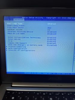 Asus UX31E RY010V - Wyłącza się nagle przy zasilaniu bateryjnym poniżej 50%
