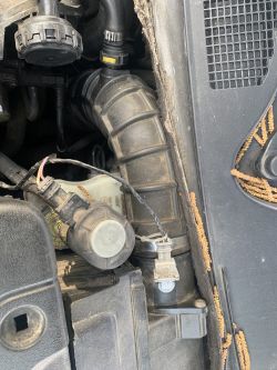 Renault Megane 2 1.5 dCi czasem ciężko odpala, długo kręci.