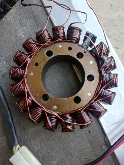 Yamaha R6 RJ03 2002: Jak odbudować karkas alternatora po spaleniu?