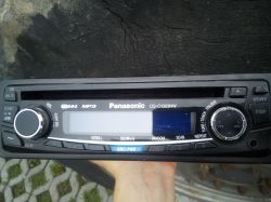 Jakie funkcje mają kable w kostce radia Panasonic CQ-C1323NW?