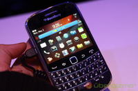 BlackBerry Bold 9900/9930 z ekranem dotykowym 2,8 cala i klawiaturą QWERTY BlackBerry Bold 9900/9930 z ekranem dotykowym 2,8 cala i klawiaturą QWERTY