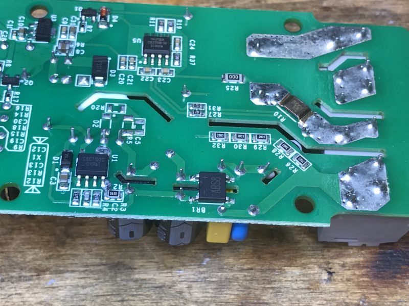 Interior of WS-04H1 Relay with Integrated Circuits View of the PCB of the WS-04H1 relay with integrated circuits.