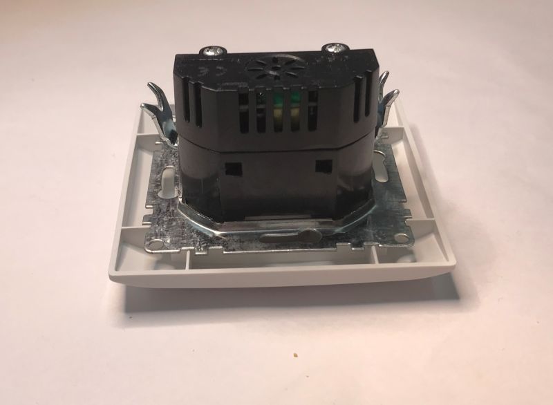 Flush-mounted electrical socket with USB - interior, minitest, thermal imaging (overheating test)