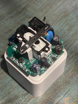 Disassembling CALEX Smart Powerplug EU Plus 16A: Insights into CB2S WiFi & Bluetooth Module Disassembling CALEX Smart Powerplug EU Plus 16A: Insights into CB2S WiFi & Bluetooth Module