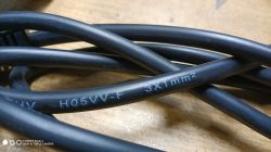 H05VV-F 3x1 mm² Cable Close-up of a cable labeled H05VV-F 3x1 mm².