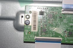 Hisense 65U6NQ - pionowe pasy i żółty proszek przy matrycy, zalanie czy COF?