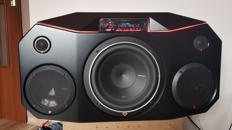 Rockford P2D2-10 w skrzyni BR - furkotanie przy niskich tonach, co robić?