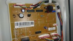 Samsung RB31FERNDBC refrigerator - the display is blinking, it does not cool. Samsung RB31FERNDBC refrigerator - the display is blinking, it does not cool.