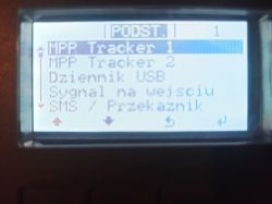 Wyświetlacz falownika Fronius z menu ustawień i zaznaczoną opcją MPP Tracker 1