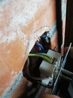 No electricity in part of the apartment, the fuse has not blown