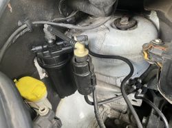 Opel Vivaro 2.0 90KM 2008 – jak wpiąć LM do czyszczenia układu paliwowego bez baku?