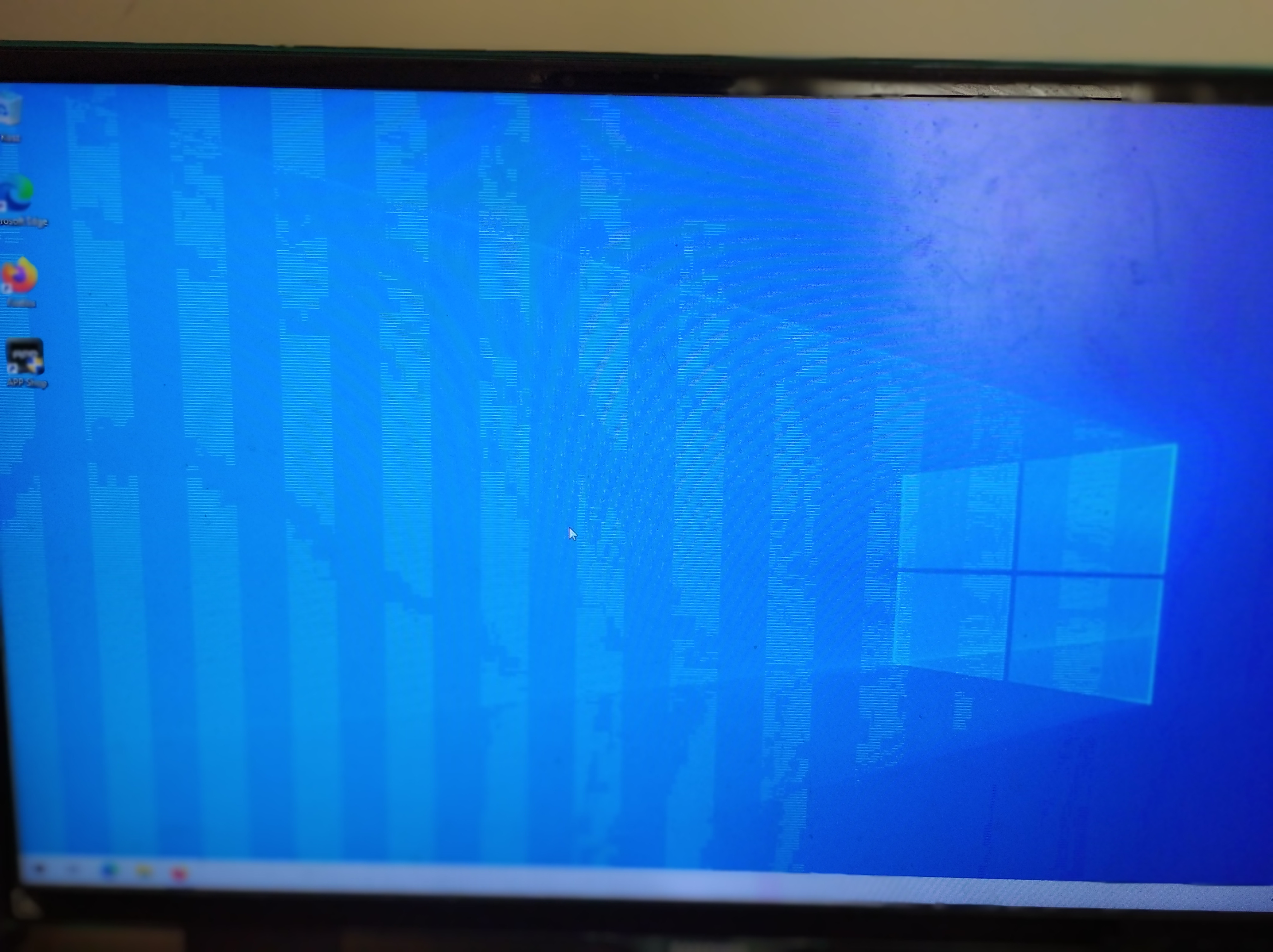 Green Screen of Death i niewidoczna karta graficzna AMD Radeon R9 270 ...