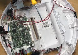 Wnętrze odkurzacza smart/robota sprzątającego z WiFi Medion 13277