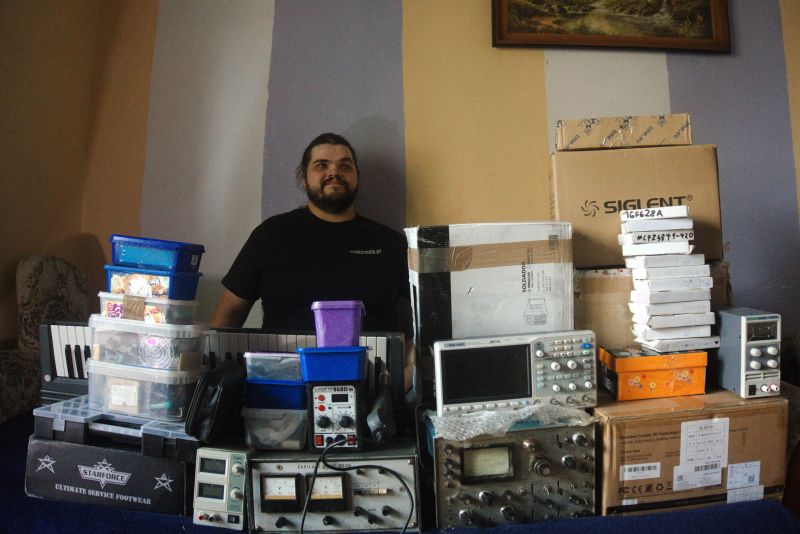 Anonimowe elektro-chomiki + konkurs(-y)