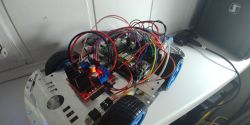 Robot / pojazd 4x4 z live kamerą / Raspberry Pi Zero + NodeMCU Robot / pojazd 4x4 z live kamerą / Raspberry Pi Zero + NodeMCU
