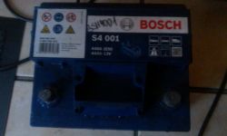 Akumulator Bosch S4 44Ah - ładowanie lub tzw. Jump-Start z prostownika. Akumulator Bosch S4 44Ah - ładowanie lub tzw. Jump-Start z prostownika.