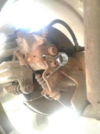 VW Golf IV - Grzejąca się tarcza po wymianie hamulców i linki ręcznego, co sprawdzić?