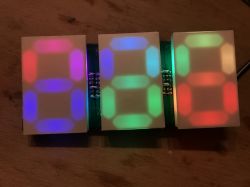 Własny kolorowy wyświetlacz 7-segmentowy oparty na WS2812B Własny kolorowy wyświetlacz 7-segmentowy oparty na WS2812B
