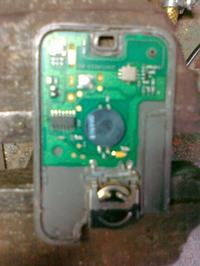 Renault Laguna II. - Karta do samochodu rozładowuje baterie.