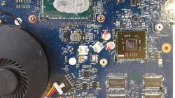 Lenovo B50-80 80EW - Uruchamia się na chwilkę i wyłącza się.