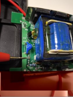 Zamienniki i uszkodzenia w przetwornicy Dometic con2135000 - T3, T1, rezystory