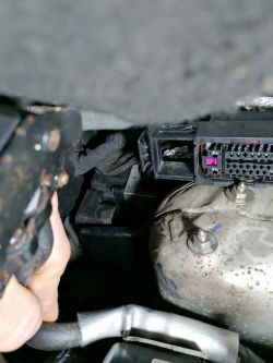 VW Caddy - VW Caddy 2,0 tdi 2011 140km uszkodzenie pompy ?