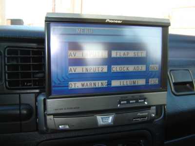 Zacinana Się Wysuwanie LCD 7" z Radia PIONEER AVX-7600