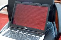 Fujitsu Simens Amilo M1437G - pionowe pasy na matrycy