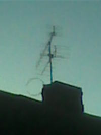 Dwie anteny radiowe do dwóch nadajników połączone razem Dwie anteny radiowe do dwóch nadajników połączone razem