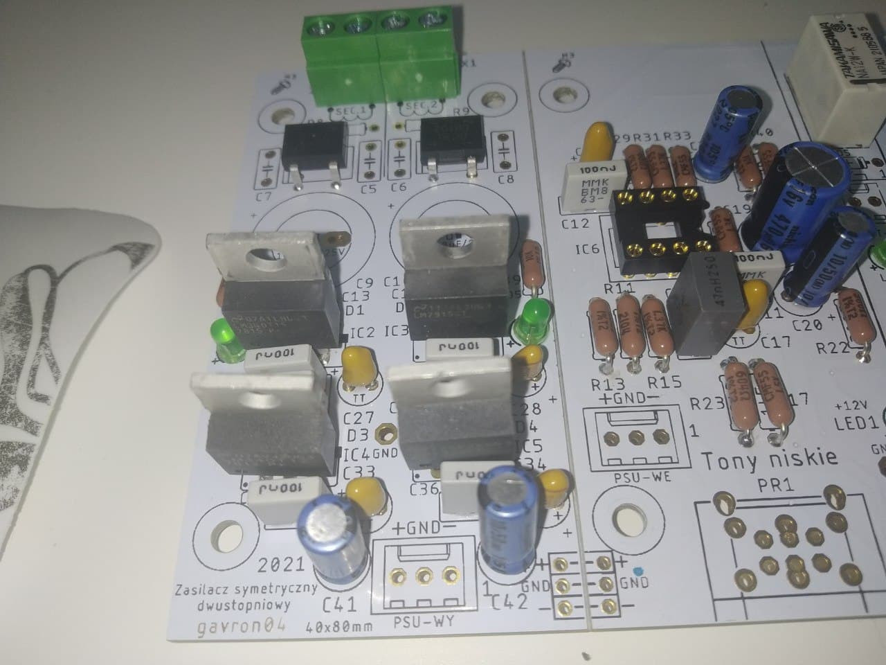 Weryfikacja wyboru liniowych stabilizatorów napięcia: LM340T 12 ...