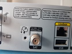 Samsung TV SHD 85: Usuwanie płyty głównej z zablokowanym gniazdem antenowym
