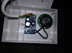 Jak przekształcić 9V AC na 12V DC przy obciążeniu 3W?