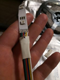 Jak podłączyć taśmę 6 pionowa RGB WW do sterownika RGBW?
