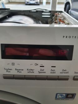 AEG TC12H6MHP Öka - zanika świecenie wyświetlacza po załączeniu programu