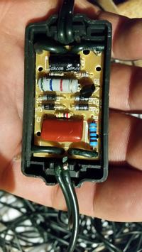 Jak zasilić 20 diod Power LED 0.5W 175mA o różnych napięciach w szeregu?